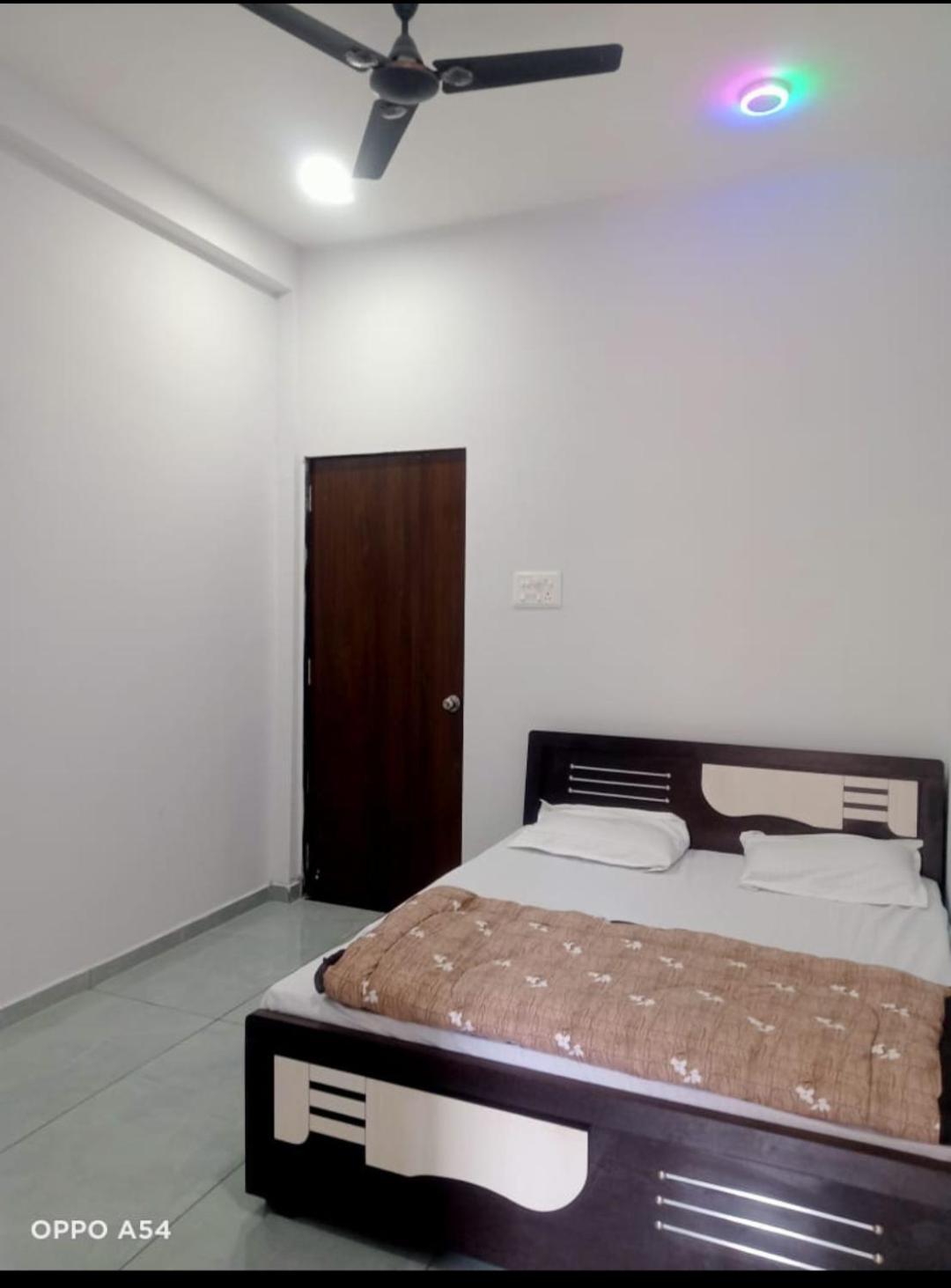Jai Swaminarayan Delux Homestay Garudeshwar Bagian luar foto